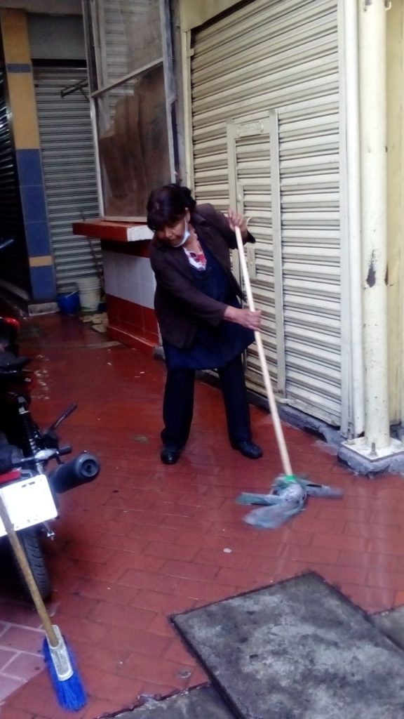 GOBIERNO DE TEXMELUCAN JUNTO CON LOCATARIOS DEL MERCADO DOMINGO ARENAS REALIZAN ACCIONES DE PREVENCIÓN POR EL COVID19 3